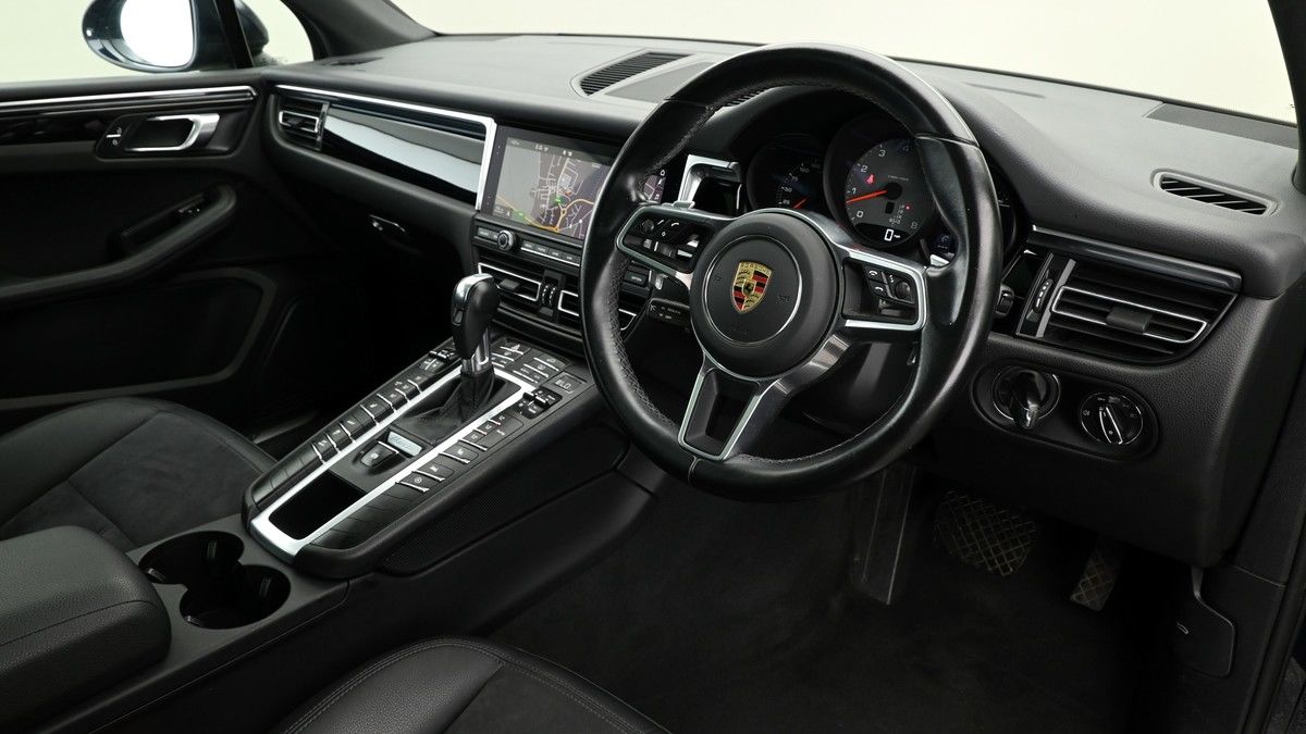 Porsche Macan Image 3