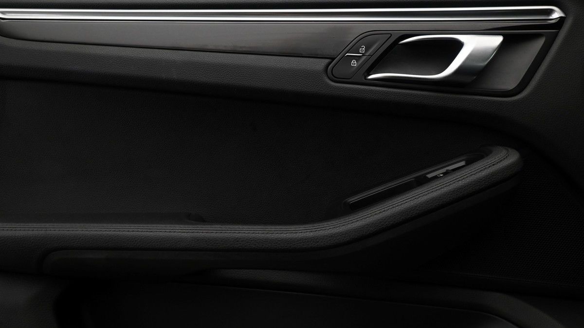 Porsche Macan Image 13