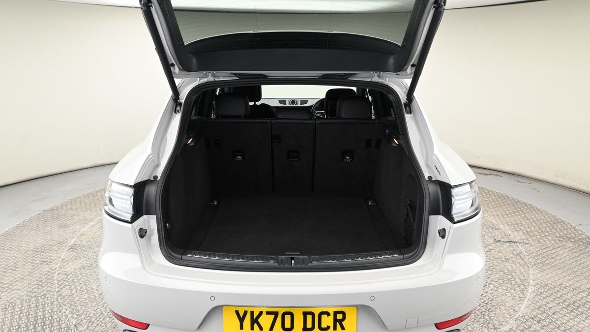 Porsche Macan Image 9