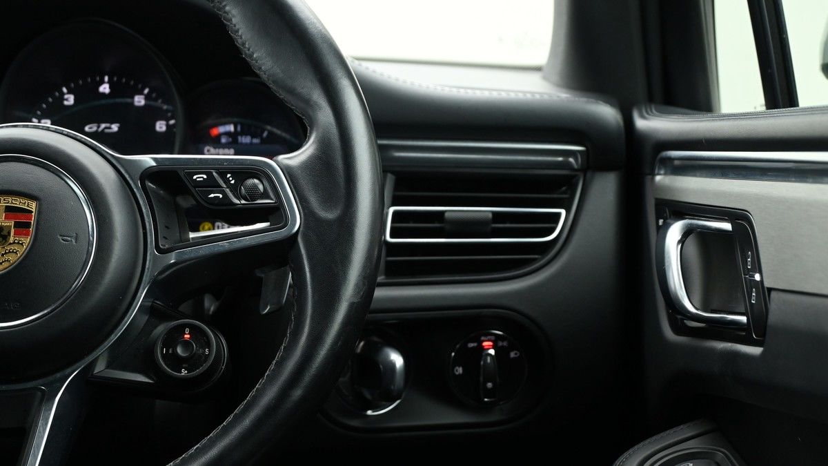 Porsche Macan Image 15