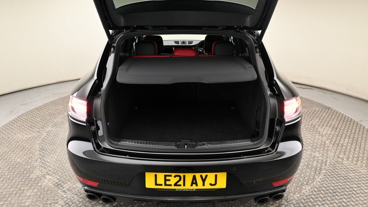 Porsche Macan Image 9