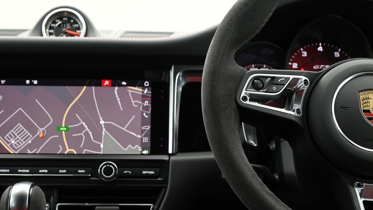 Porsche Macan Image 14