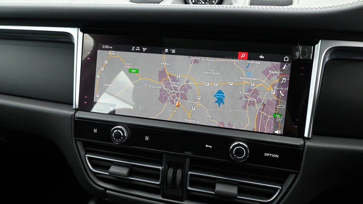 Porsche Macan Image 11