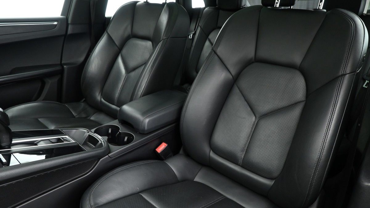 Porsche Macan Image 4