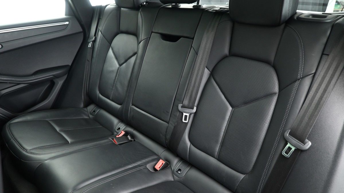 Porsche Macan Image 5