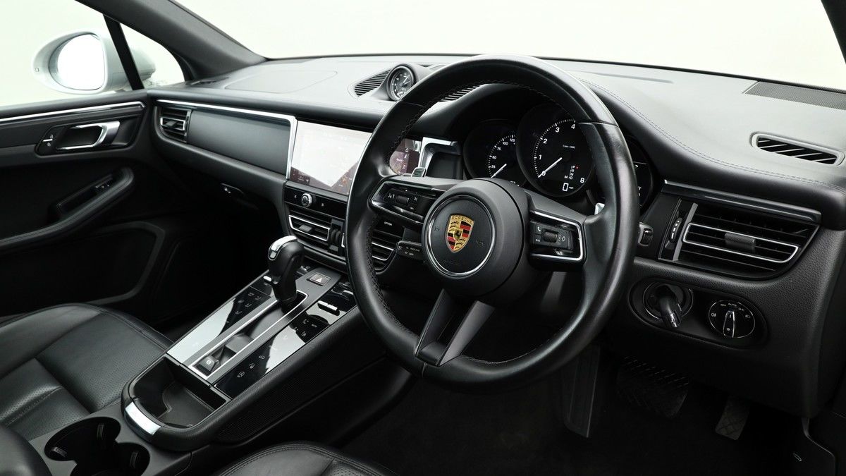 Porsche Macan Image 3