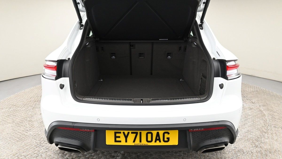 Porsche Macan Image 10