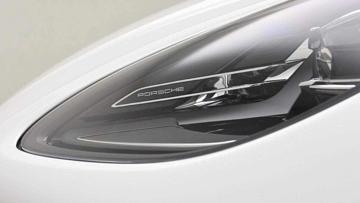 Porsche Macan Image 2