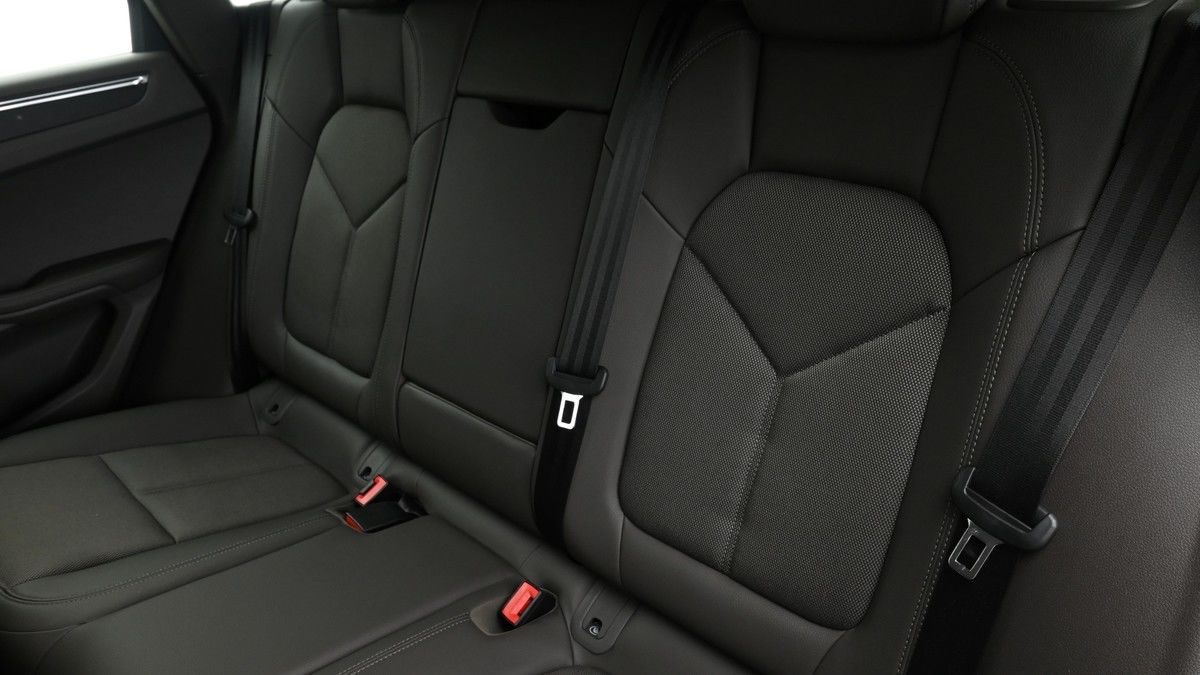 Porsche Macan Image 5
