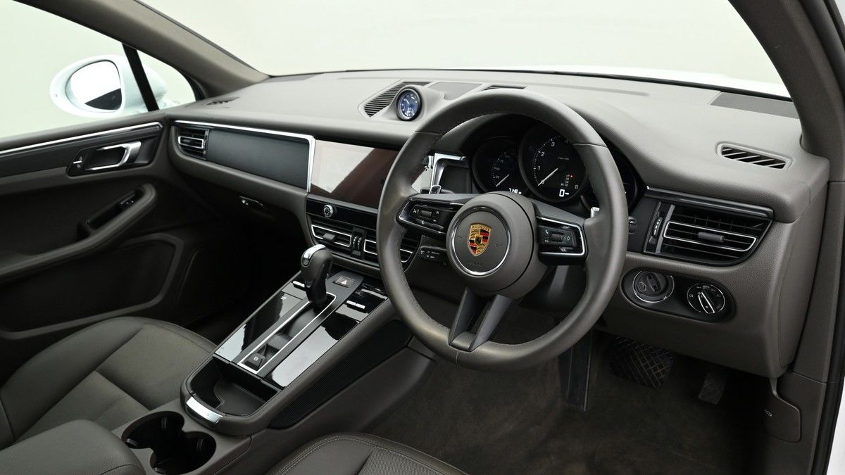 Porsche Macan Image 3