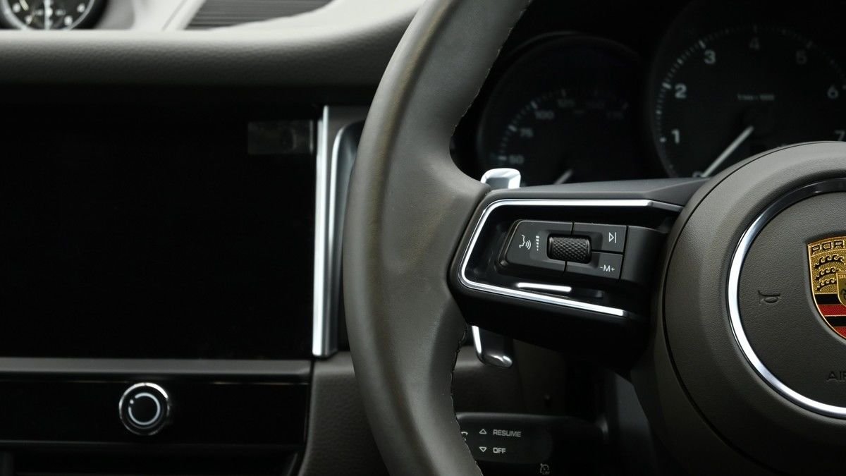 Porsche Macan Image 15