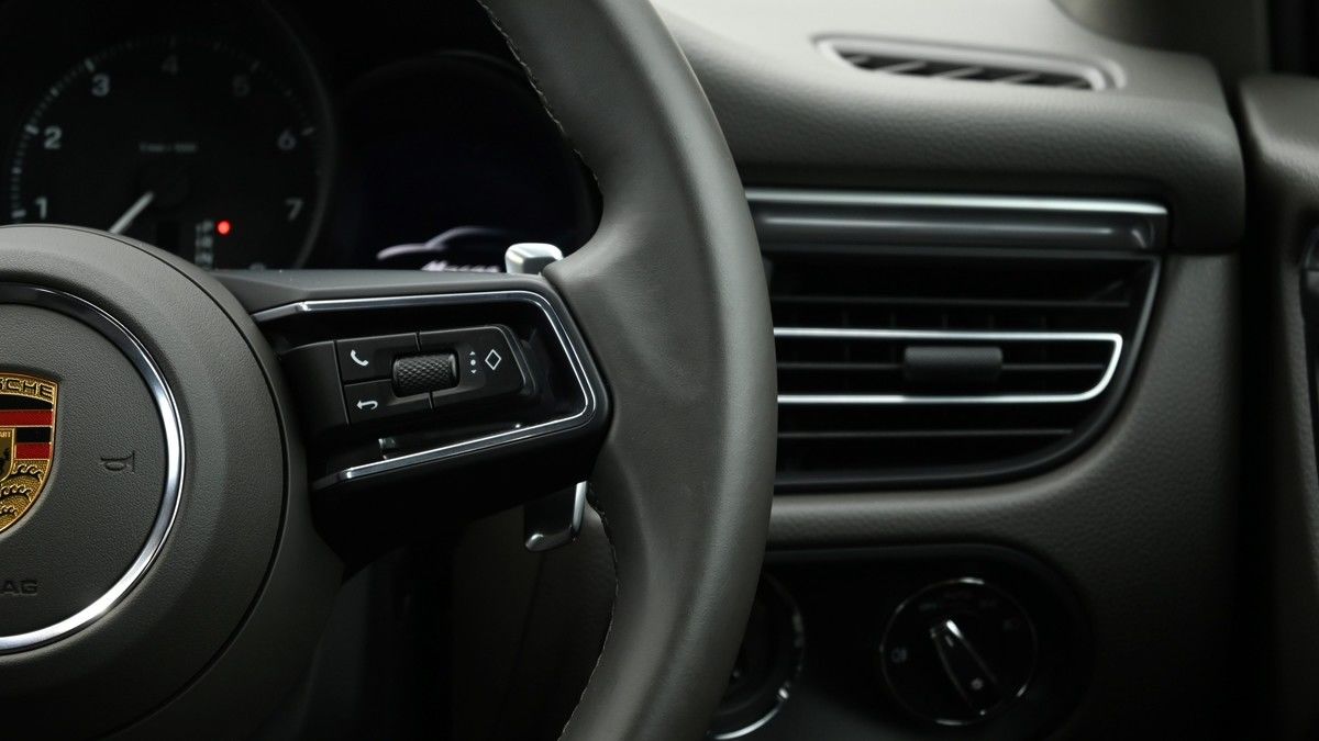 Porsche Macan Image 16