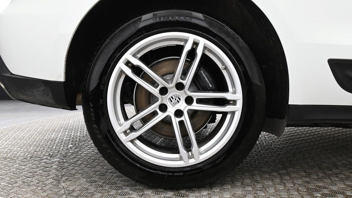 Porsche Macan Image 9
