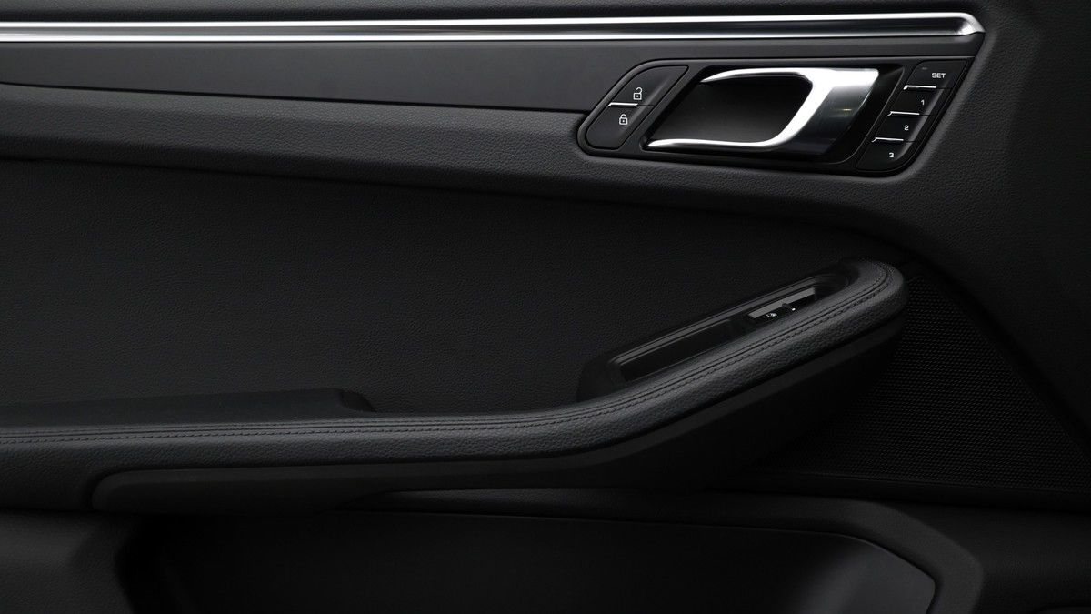 Porsche Macan Image 13