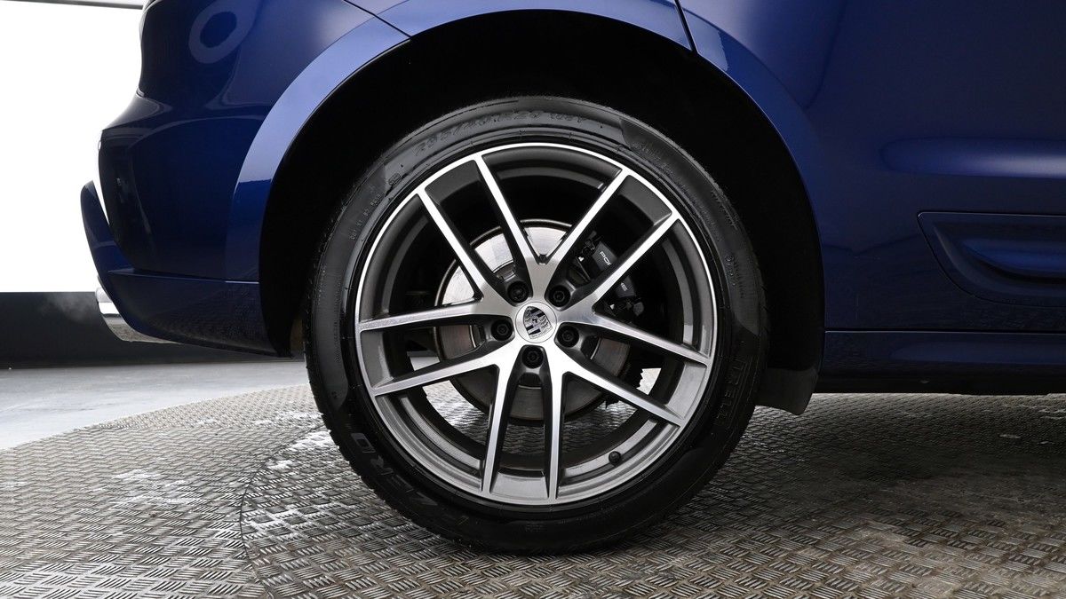 Porsche Macan Image 9