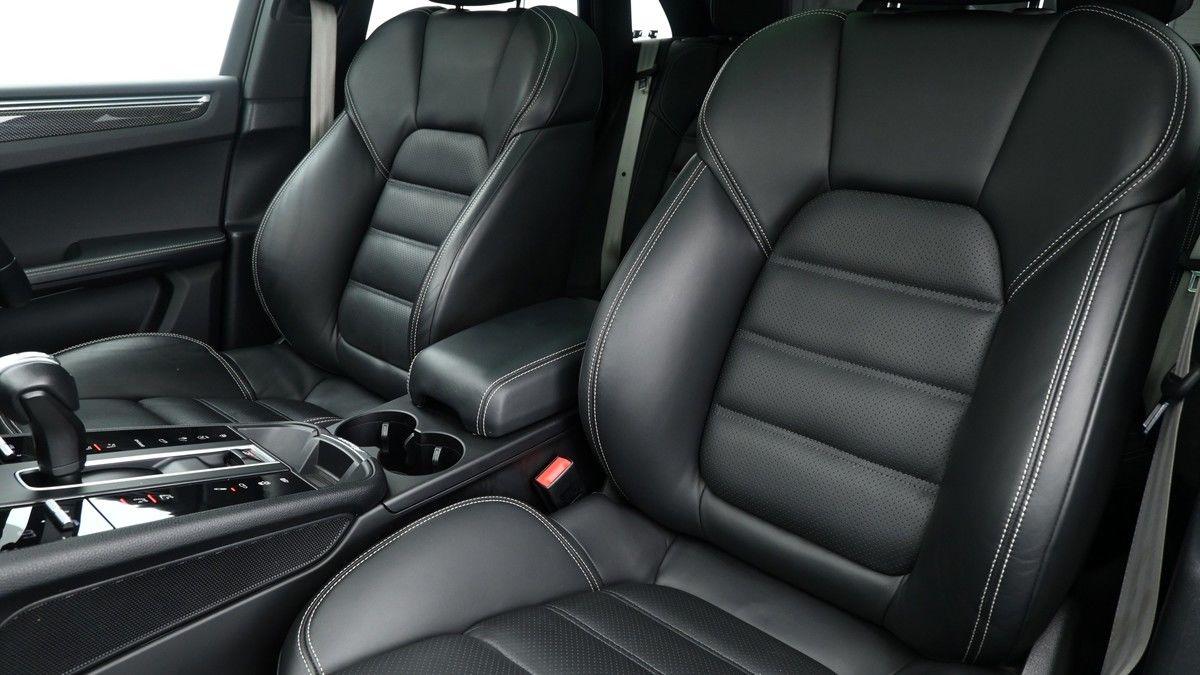 Porsche Macan Image 4