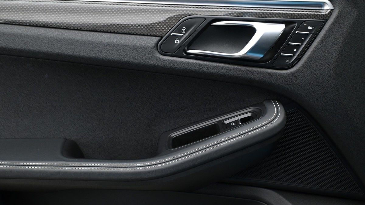 Porsche Macan Image 13