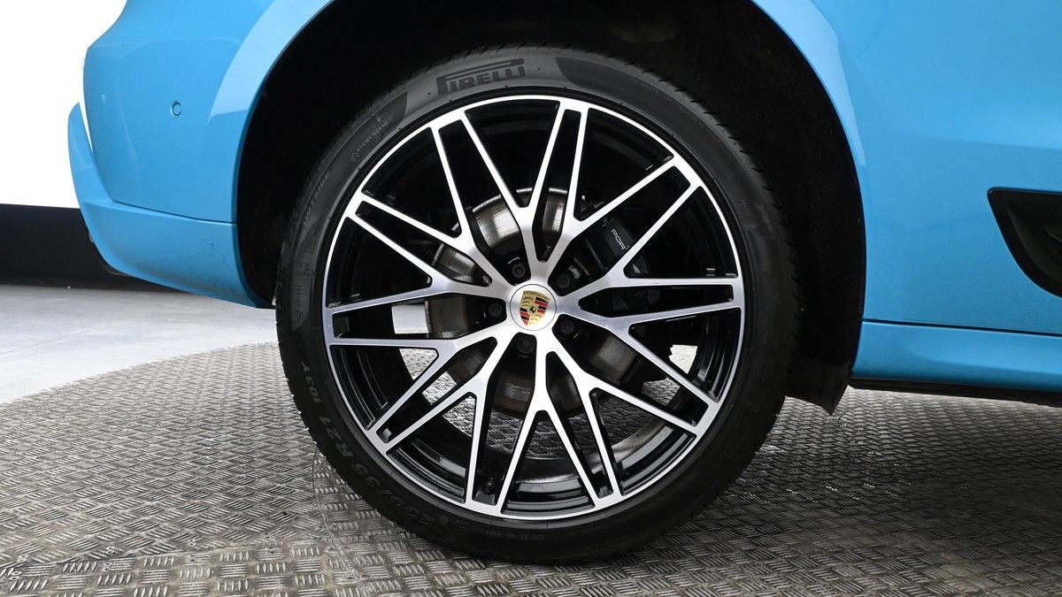 Porsche Macan Image 9