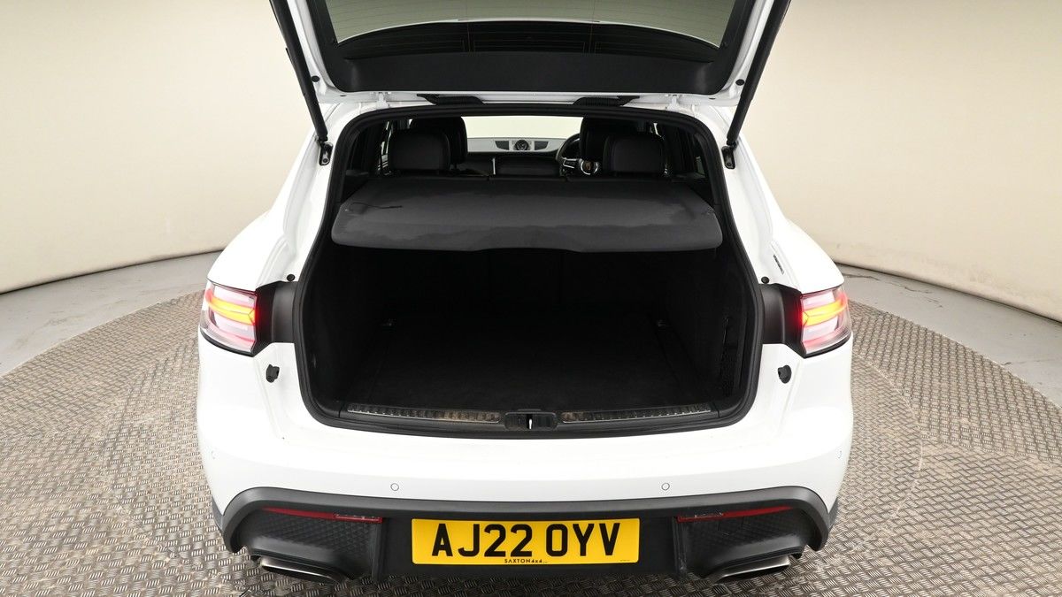 Porsche Macan Image 9