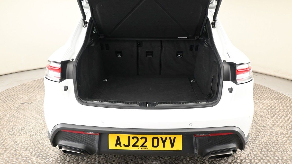 Porsche Macan Image 10