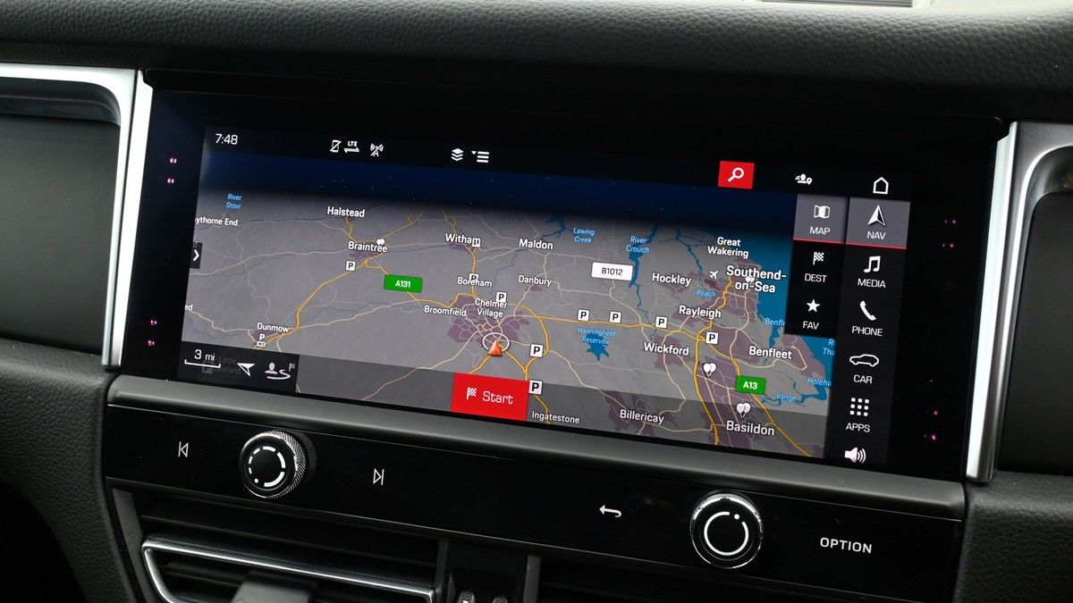 Porsche Macan Image 11