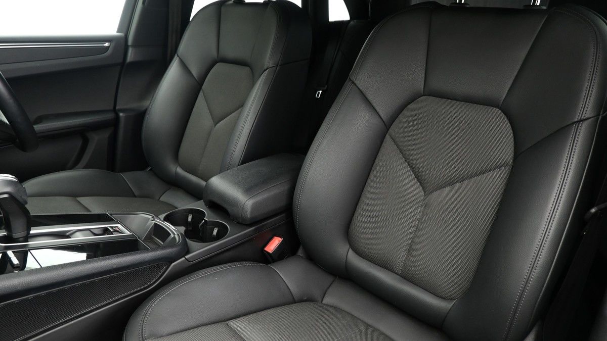 Porsche Macan Image 4