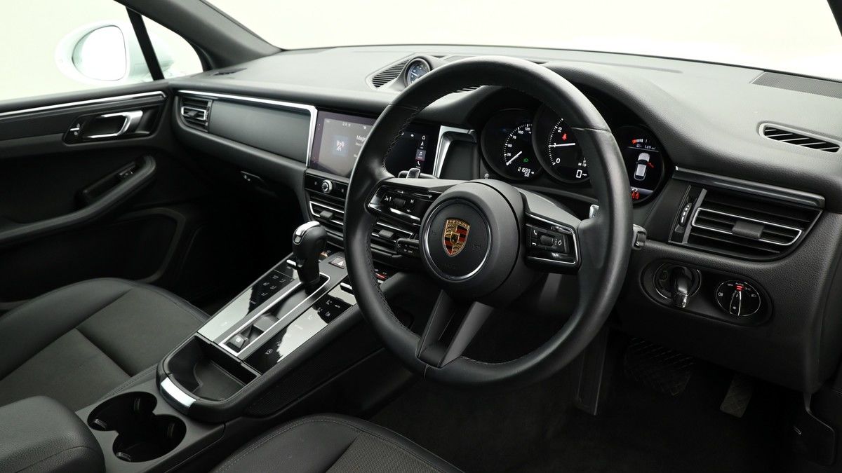 Porsche Macan Image 3