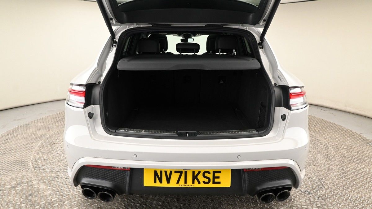 Porsche Macan Image 10