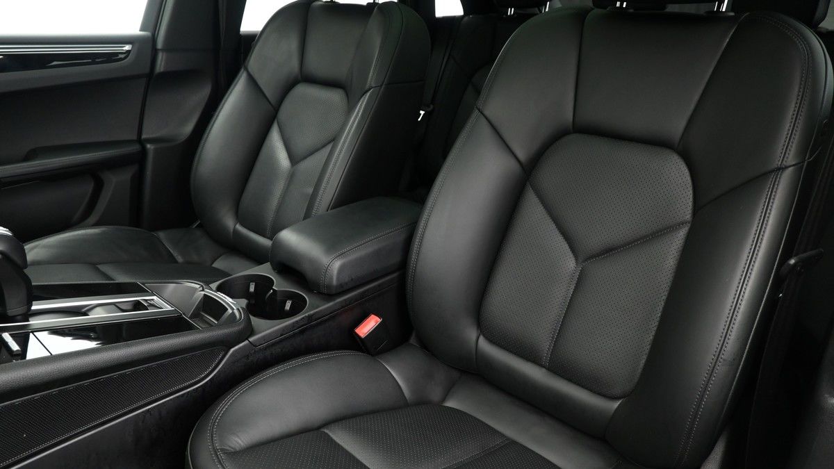 Porsche Macan Image 4