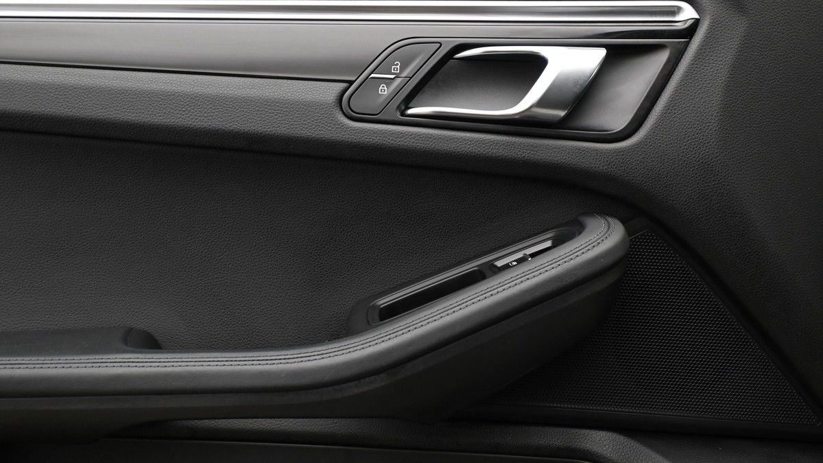 Porsche Macan Image 13