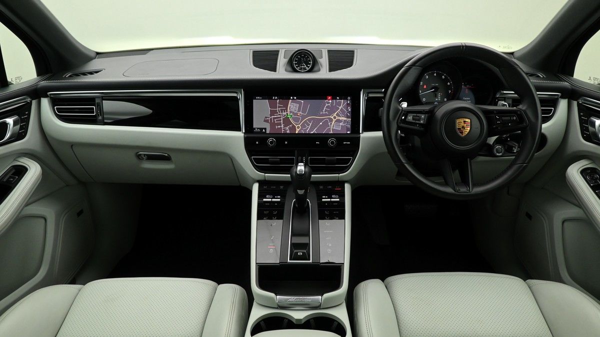 Porsche Macan Image 14