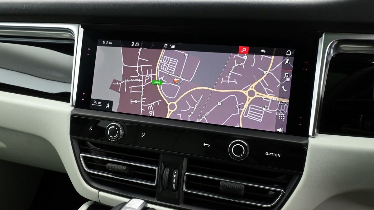 Porsche Macan Image 11