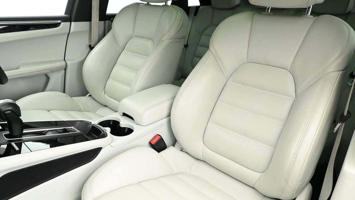 Porsche Macan Image 4