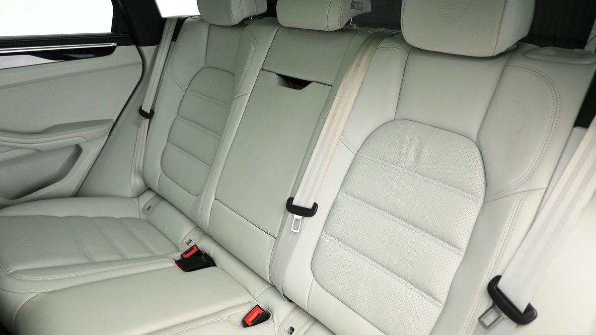 Porsche Macan Image 5