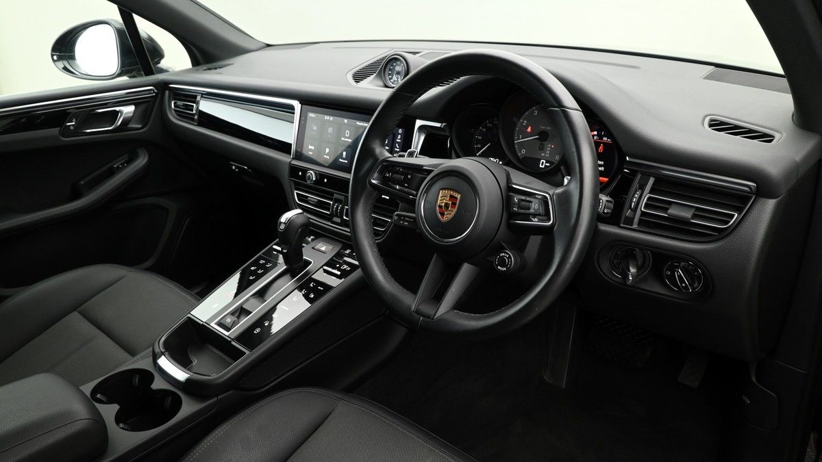 Porsche Macan Image 3