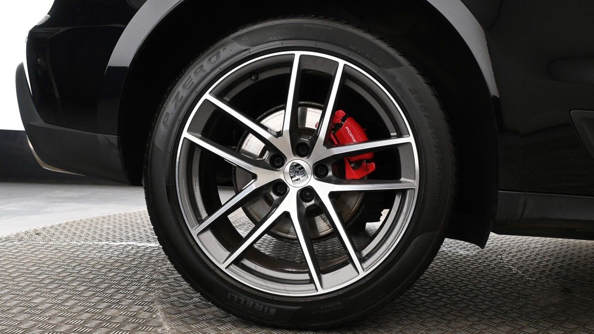 Porsche Macan Image 9