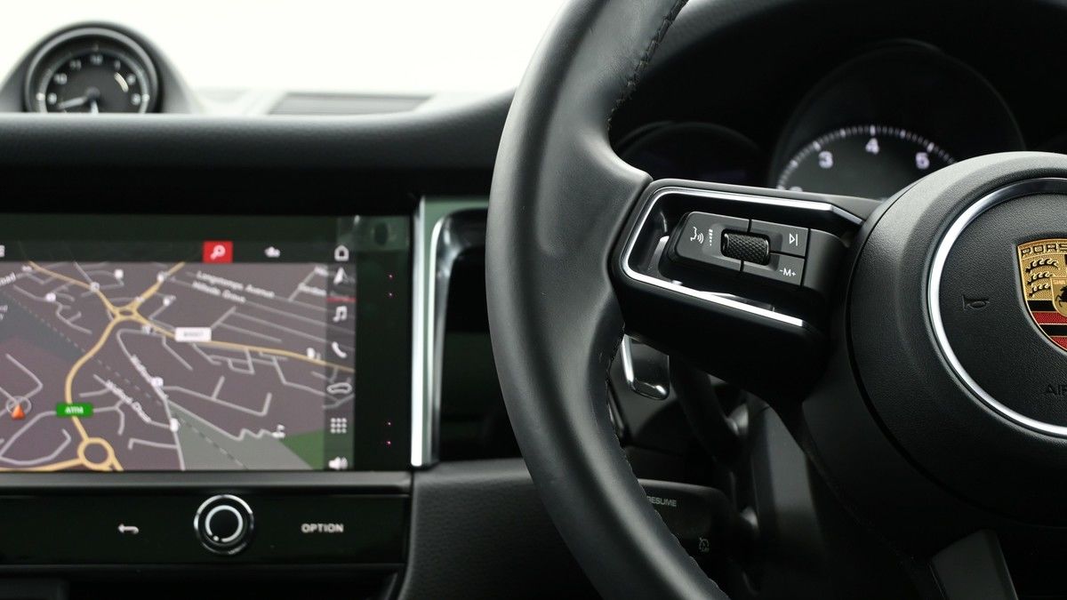 Porsche Macan Image 15