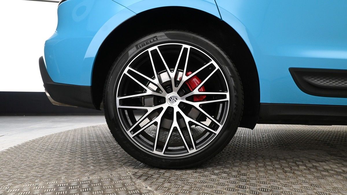 Porsche Macan Image 9