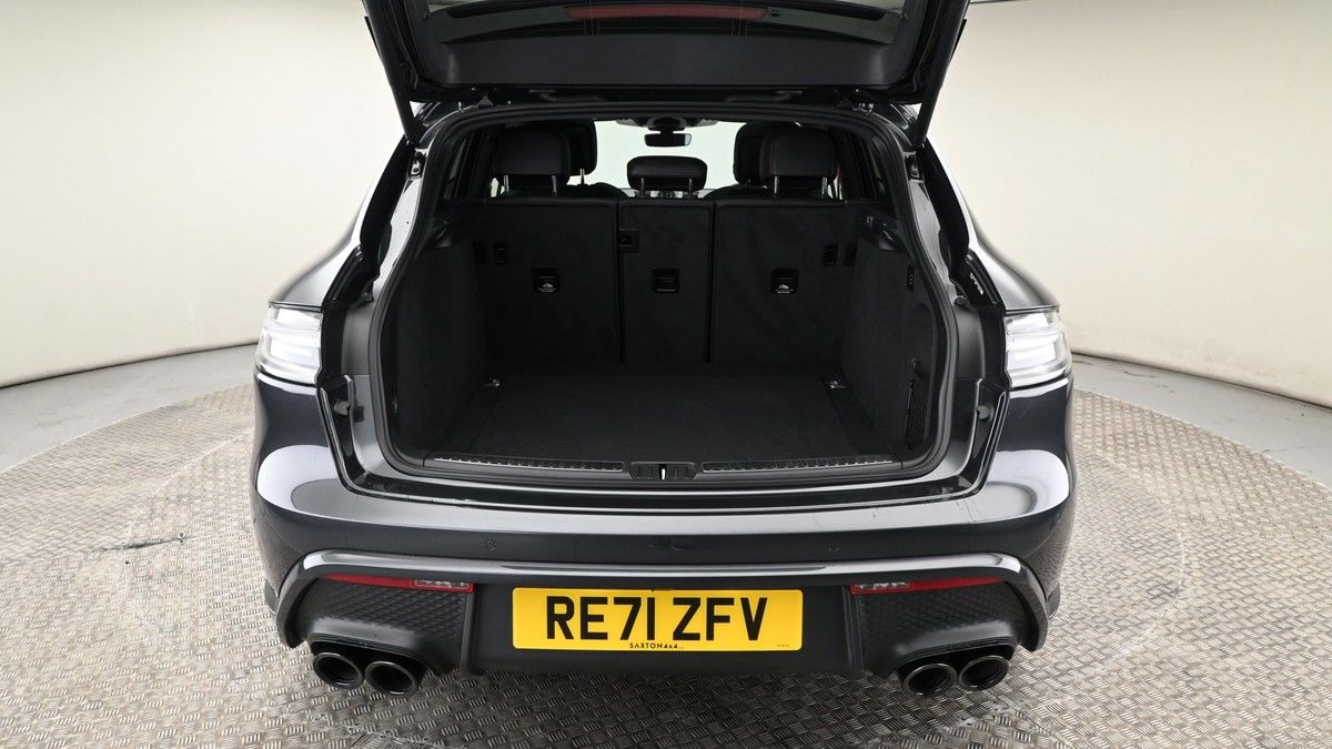 Porsche Macan Image 10