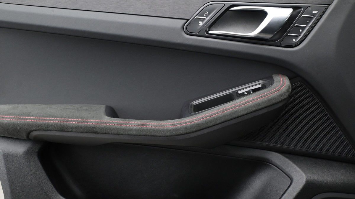 Porsche Macan Image 13