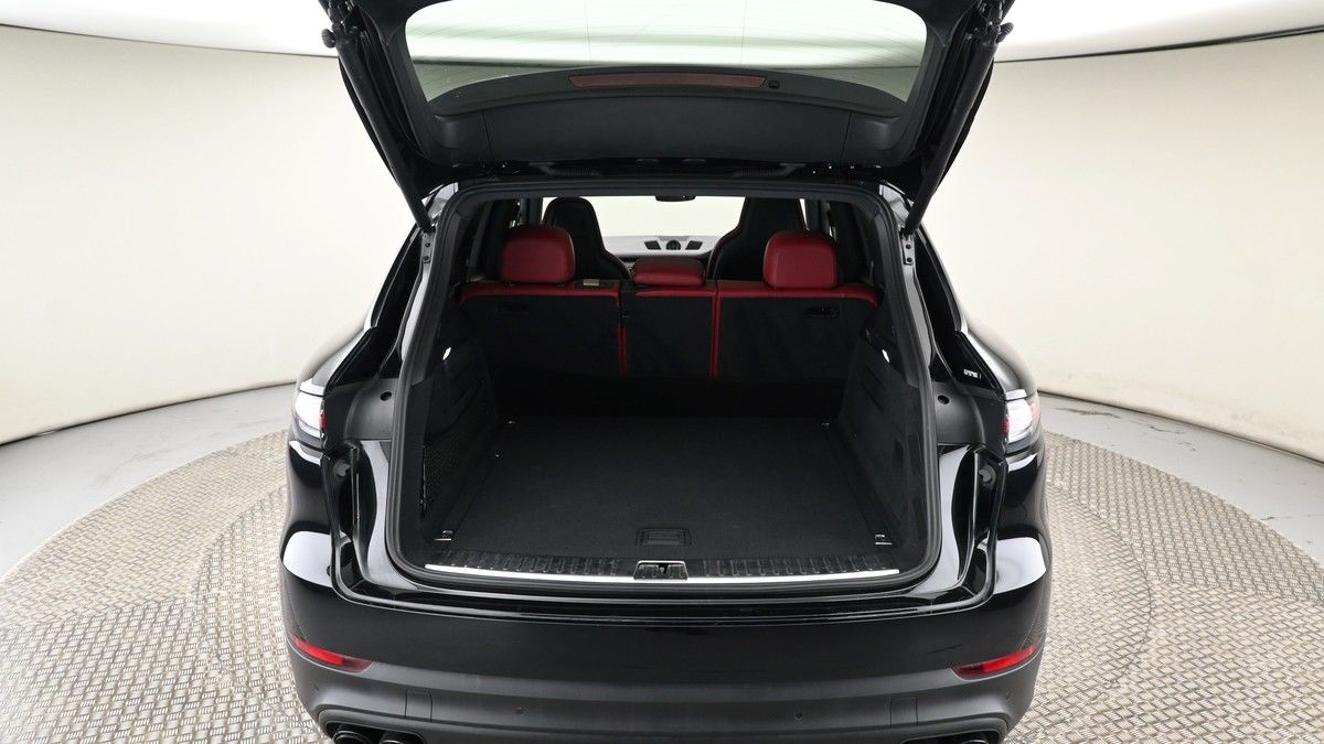 Porsche Cayenne Image 10