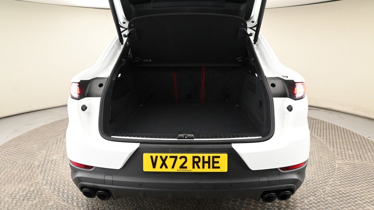 Porsche Cayenne Image 10