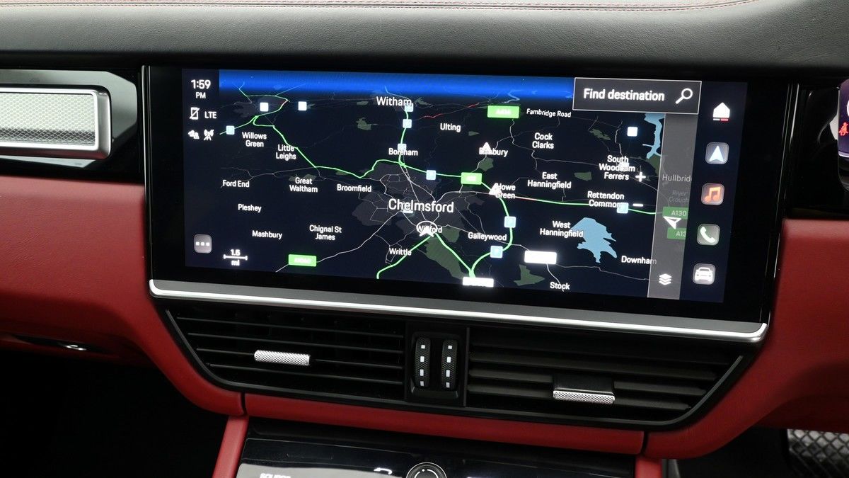 Porsche Cayenne Image 11