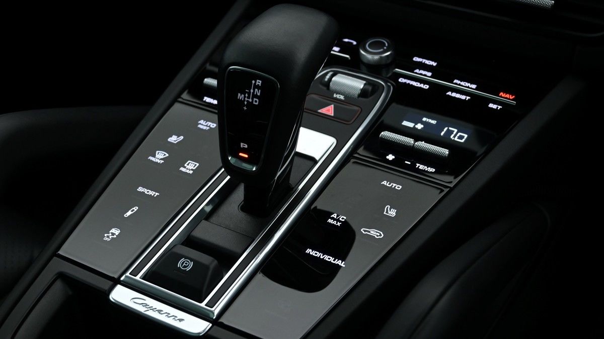 Porsche Cayenne Image 12