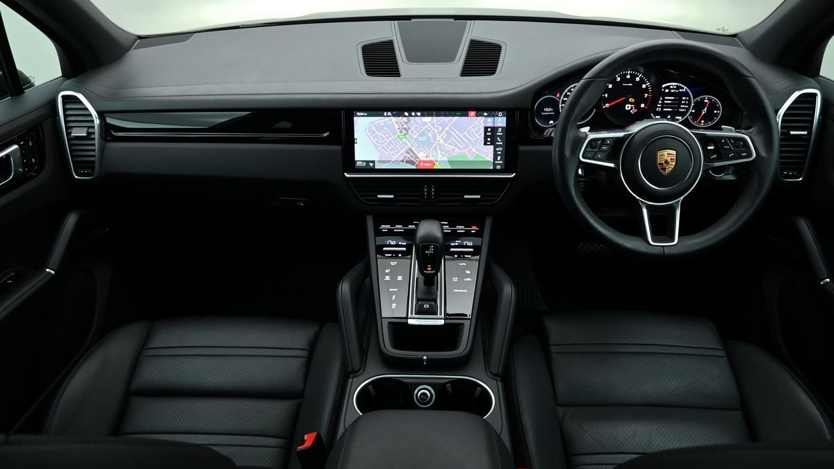 Porsche Cayenne Image 14