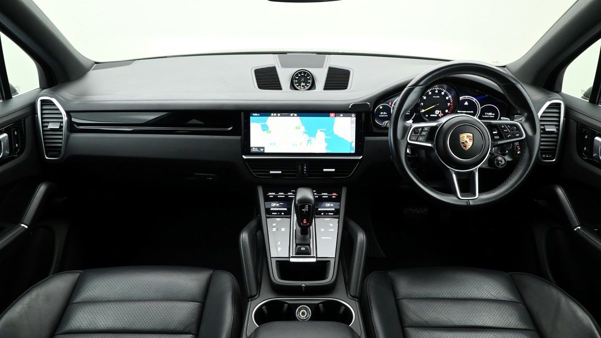 Porsche Cayenne Image 27