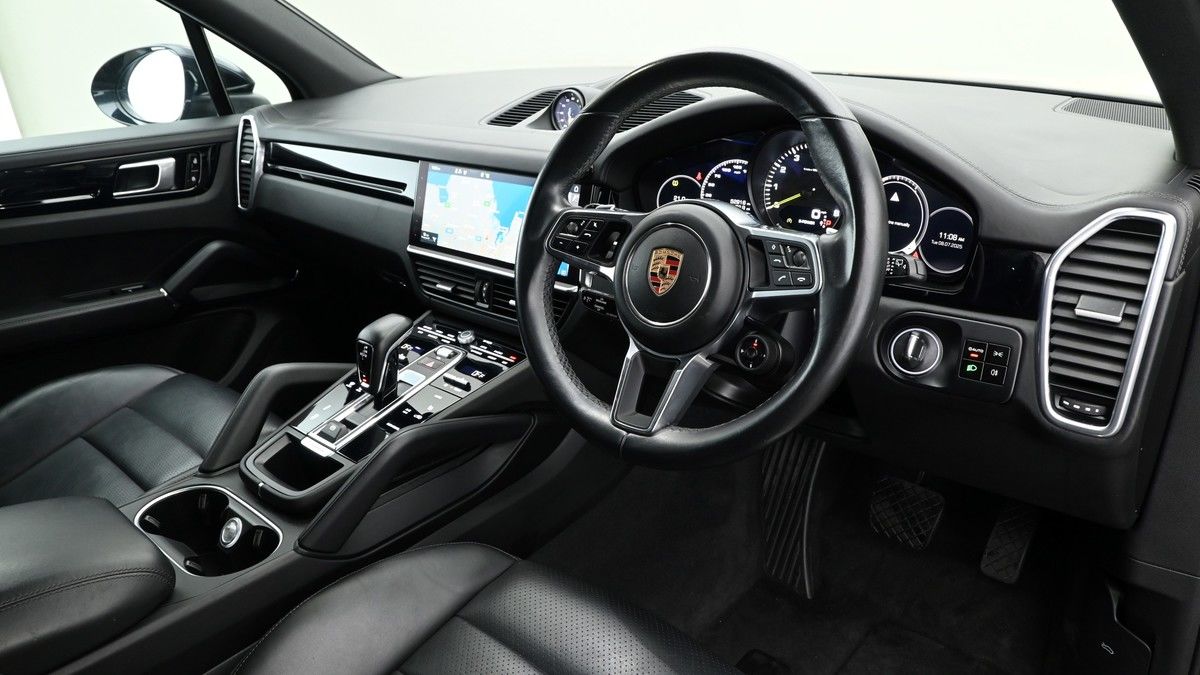 Porsche Cayenne Image 5