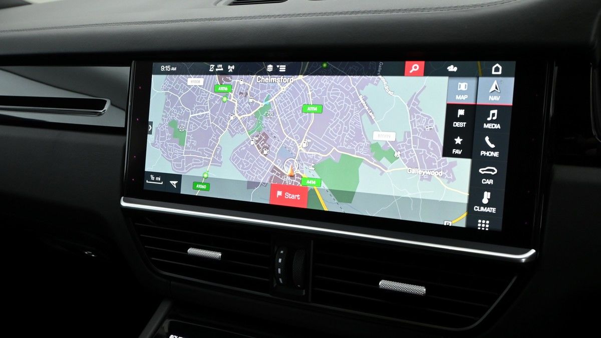 Porsche Cayenne Image 22