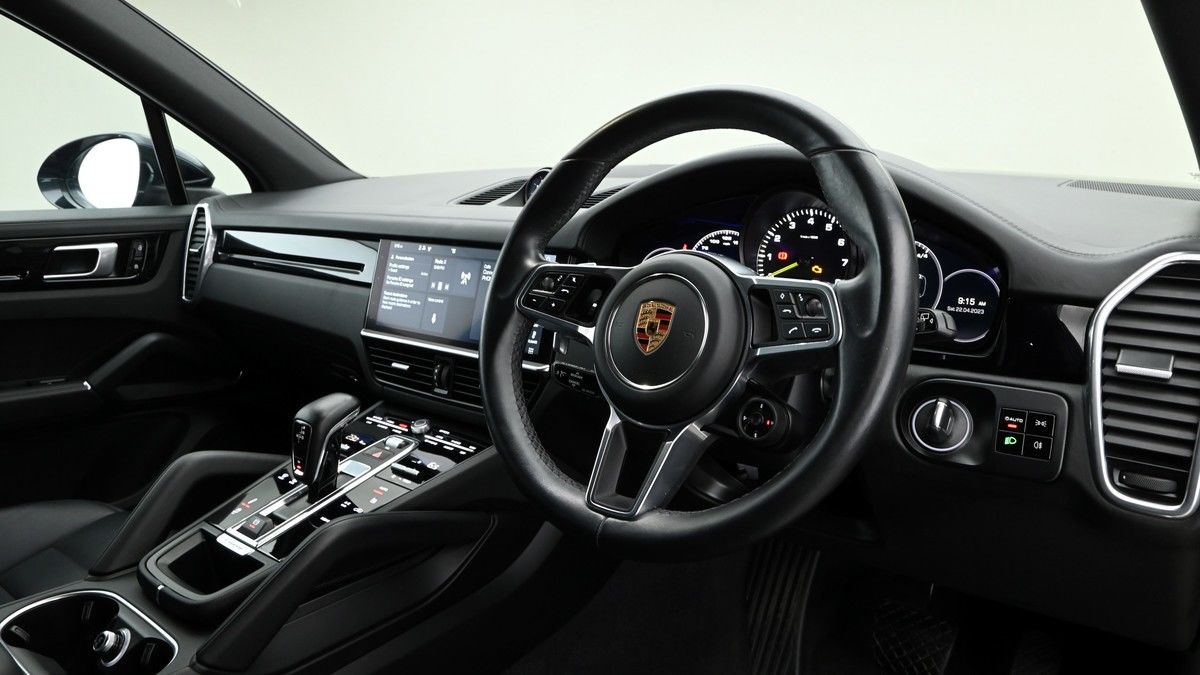 Porsche Cayenne Image 6
