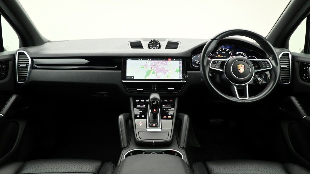Porsche Cayenne Image 14